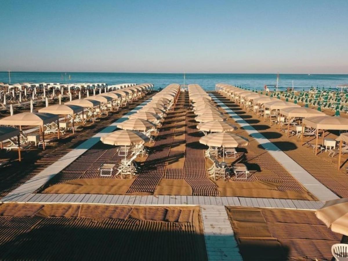 VI Suites Viareggio Exteriér fotografie