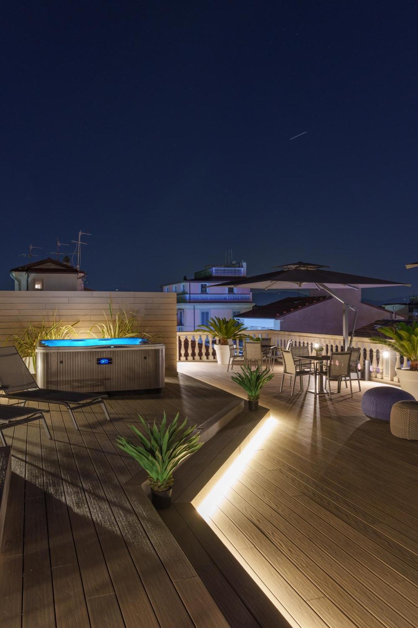 VI Suites Viareggio Exteriér fotografie