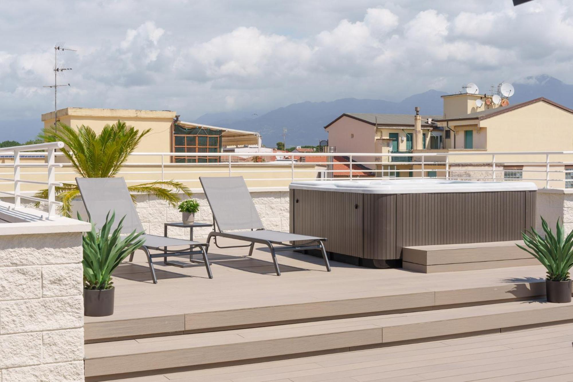 VI Suites Viareggio Exteriér fotografie