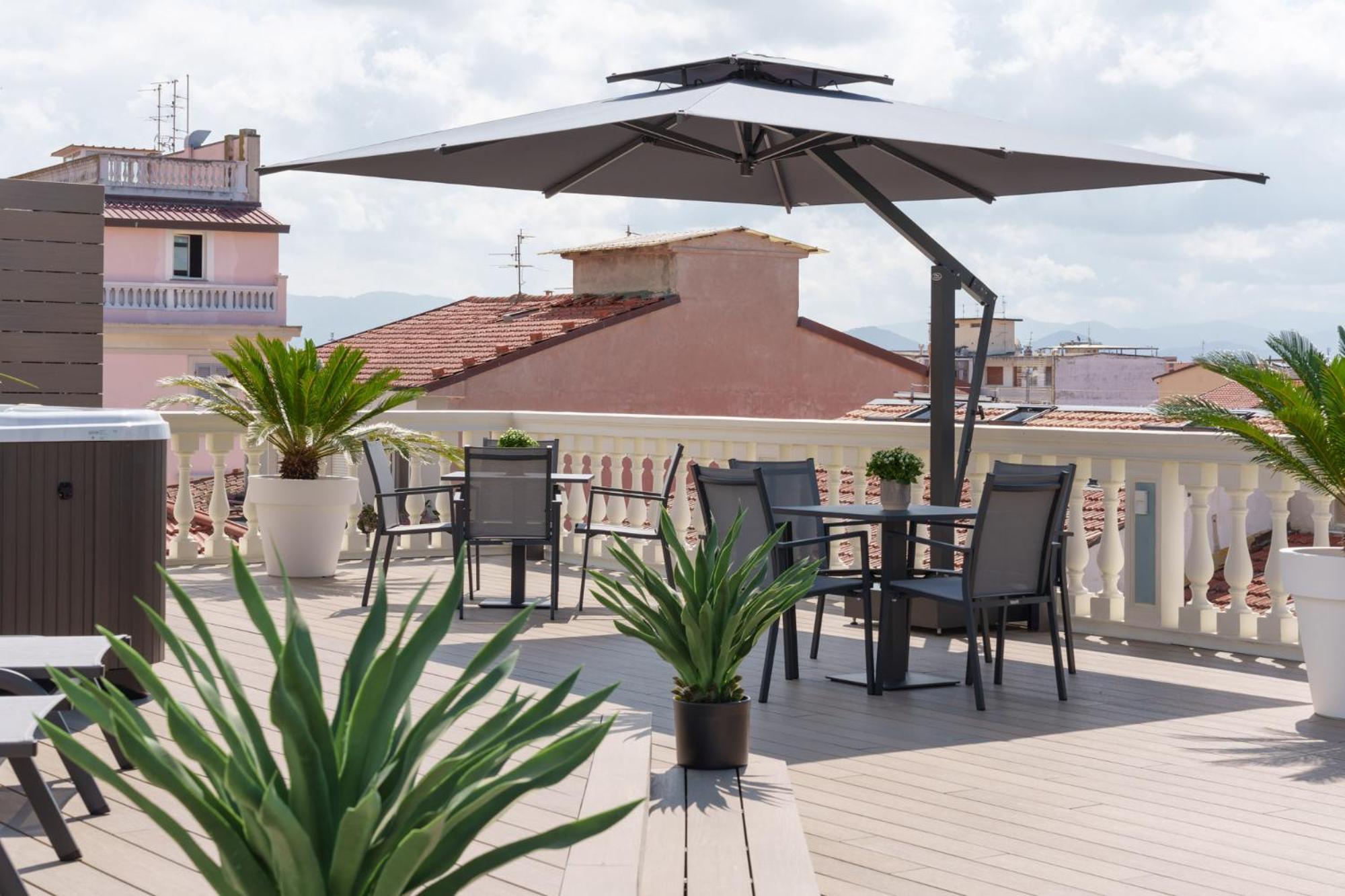 VI Suites Viareggio Exteriér fotografie